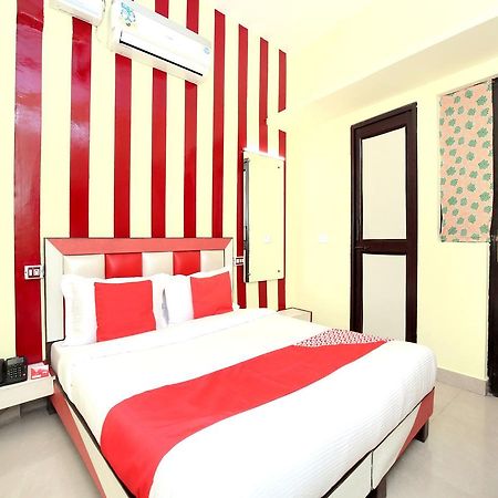 Oyo 12038 Hotel Alishan Chandīgarh Buitenkant foto
