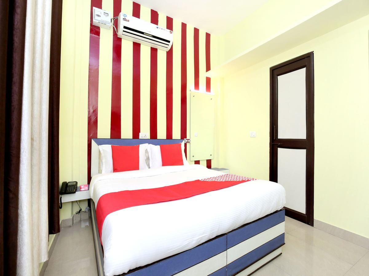 Oyo 12038 Hotel Alishan Chandīgarh Buitenkant foto