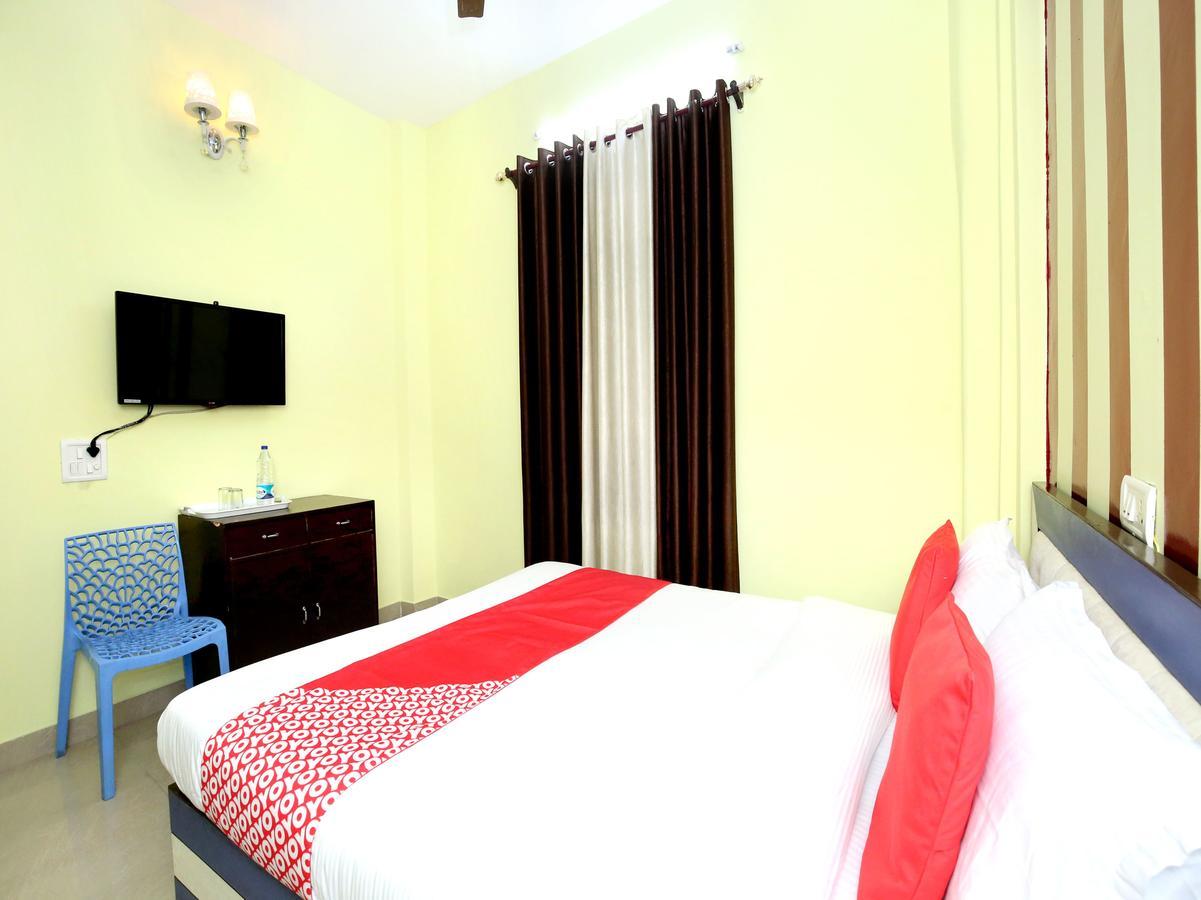 Oyo 12038 Hotel Alishan Chandīgarh Buitenkant foto