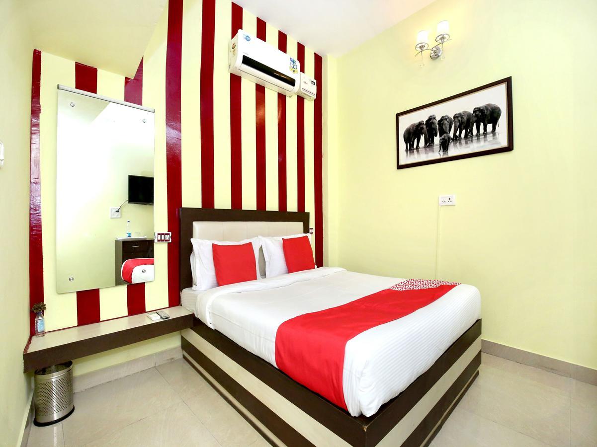 Oyo 12038 Hotel Alishan Chandīgarh Buitenkant foto